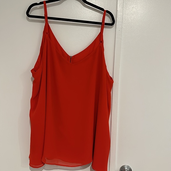 NWOT Torrid 5 Plus, Red double layered Camisole, w/zipper in the front. - Picture 3 of 4